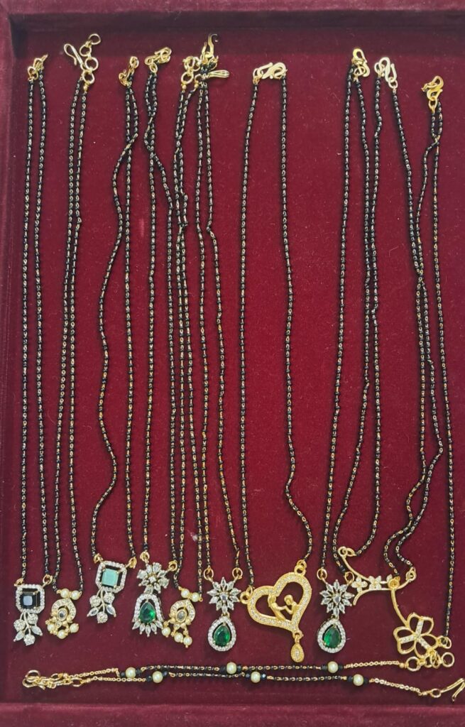 short black beads chains