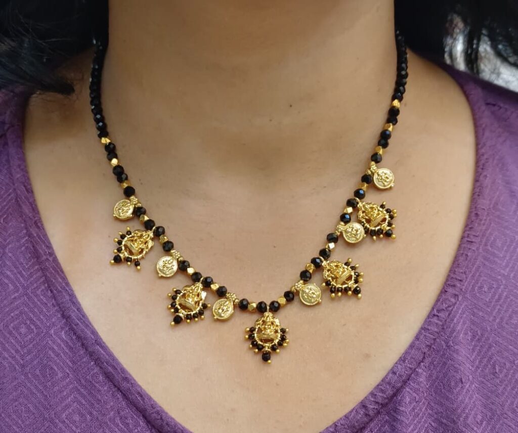 black beads chain