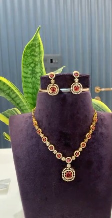 simple neckset