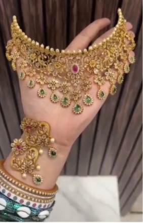 choker necklace