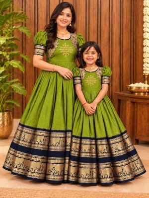 mother daughter twinning dresses
